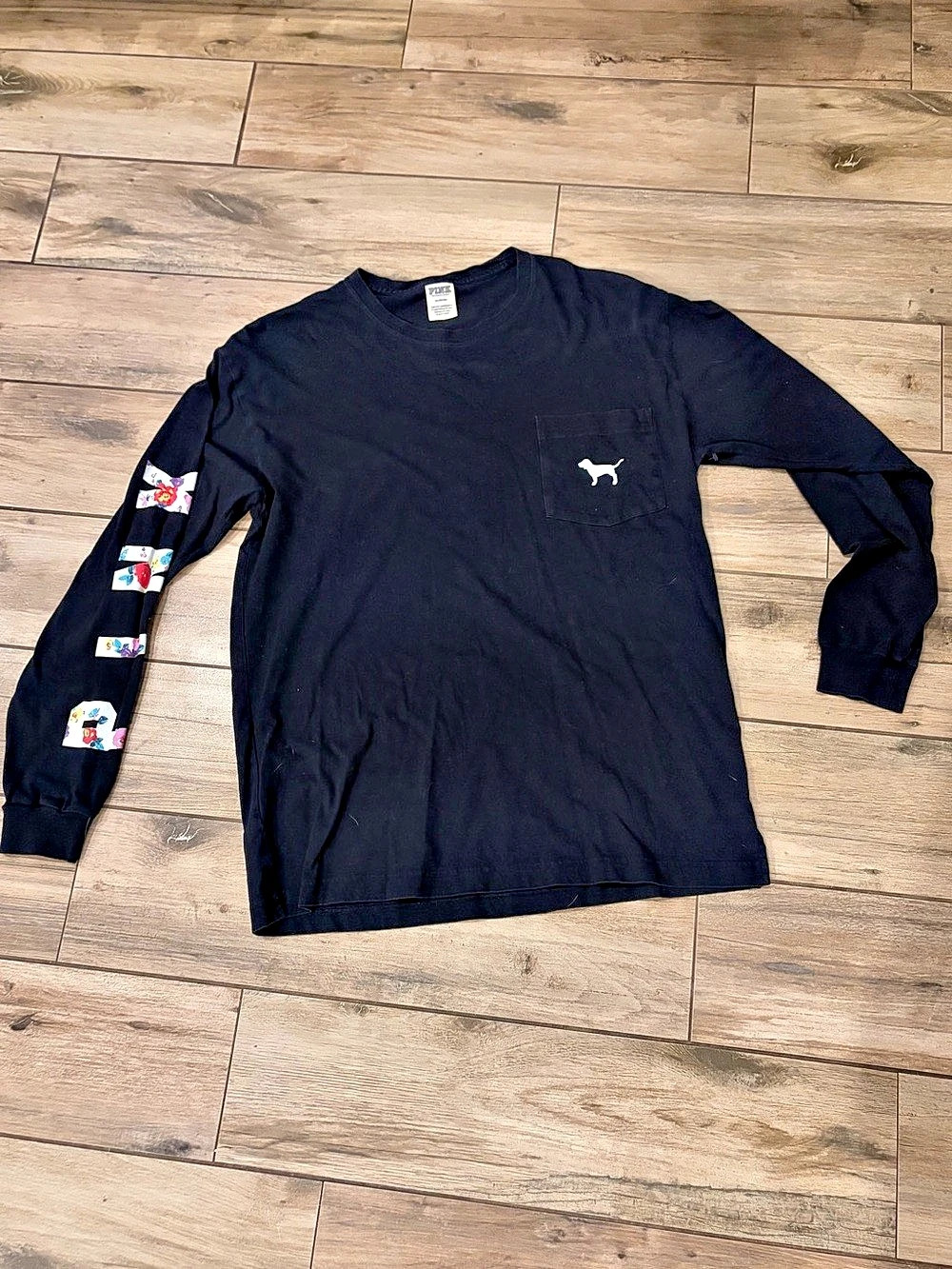 PINK Long Sleeve Graphic Tee in Black & White Size Medium